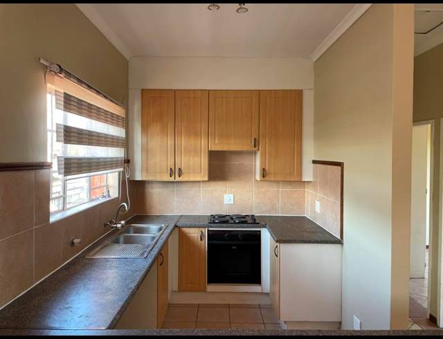 2 BEDROOM PROPERTY TO RENT IN MOOIKLOOF RIDGE ESTATE